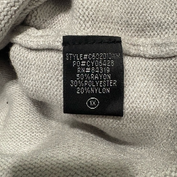 Cyrus women’s Light Gray Crewneck Sweater - Picture 4 of 7